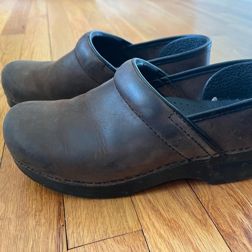 Dansko Professional Women's Clogs Size EU 38/ US 7.5